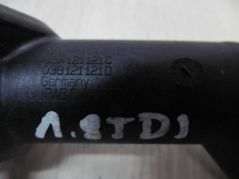 VW SHARAN 1.9 TDI KROCIEC WODY KOLANKO 03B121121D
