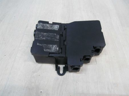 PHAETON SKRZYNKA BEZPIECZNIKOW 3D0937576