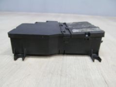 PHAETON SKRZYNKA BEZPIECZNIKOW 3D0937576