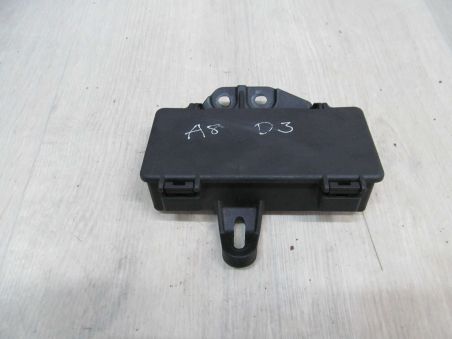 AUDI A8 D3 SKRZYNKA BEZPIECZNIKOW 4E0941824A