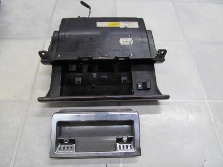 AUDI A4 B5 LIFT POPIELNICZKA PRZOD 8D0857951G