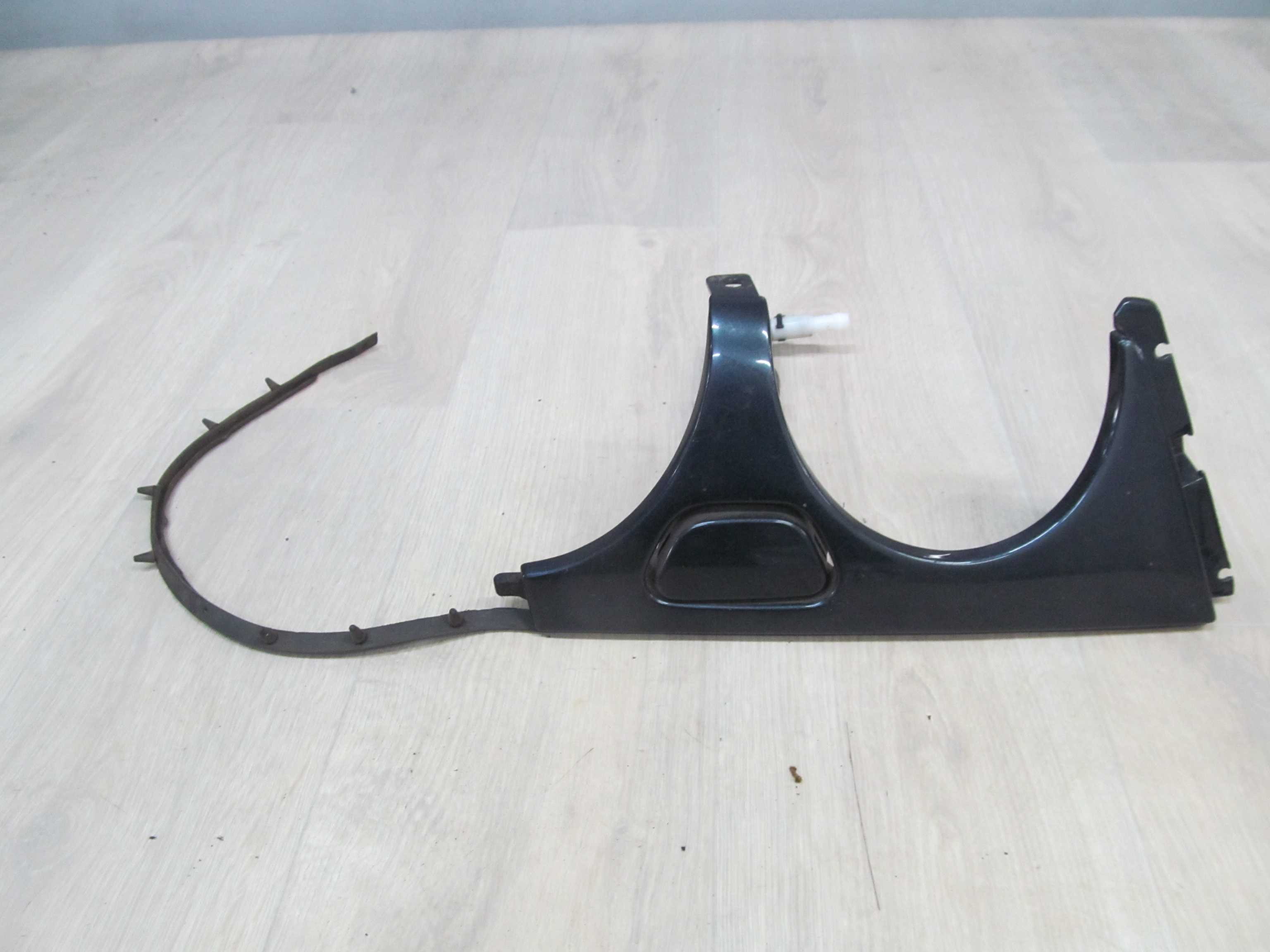 MERCEDES W210 LISTWA SPRYSKIWACZ LAMPY PRAWY MERCEDES W210 LISTWA SPRYSKIWACZ LAMPY PRAWY