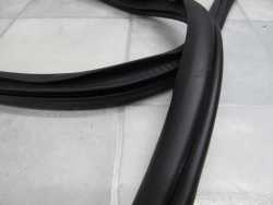 MAZDA 3 03-09 5D USZCZELKA WNEKI DRZWI TYL PRAWY