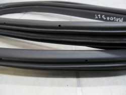 MAZDA 3 03-09 USZCZELKA WNEKI DRZWI TYL LEWA