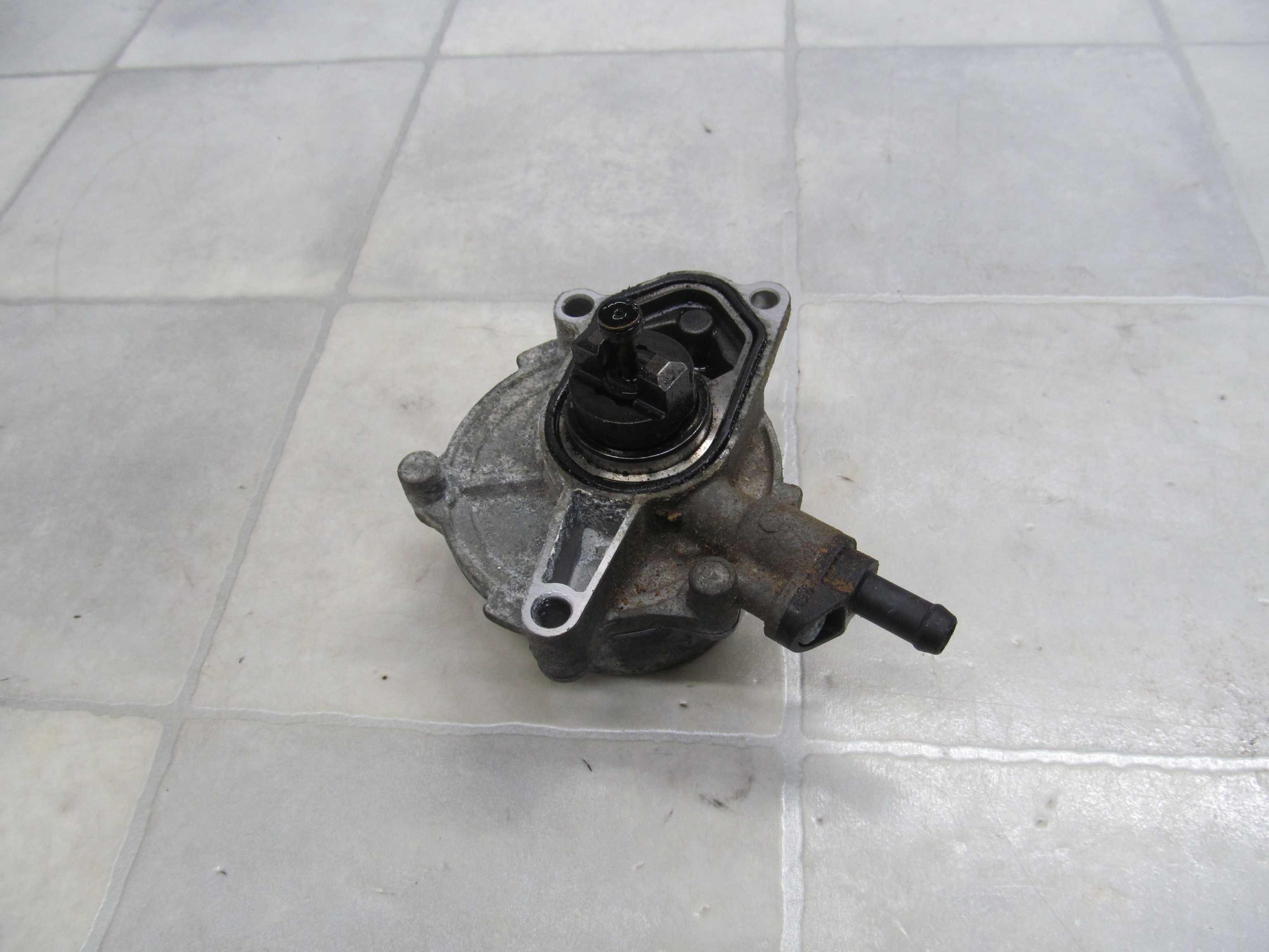 KIA HYUNDAI 1.5 CRDI POMPA VACUM 28810-2A200