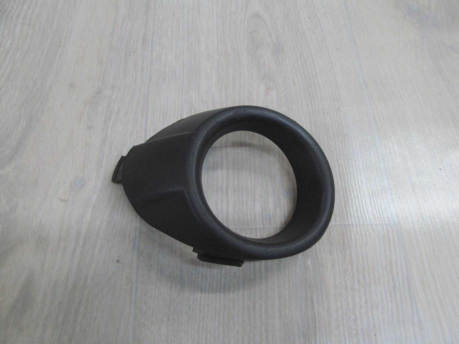 FORD FIESTA 08-12 RAMKA HALOGENU LEWA 8A61-15A223-A