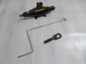 TOYOTA CAMRY VI ZESTAW NARZEDZI LEWAREK PODNOSNIK 01-06