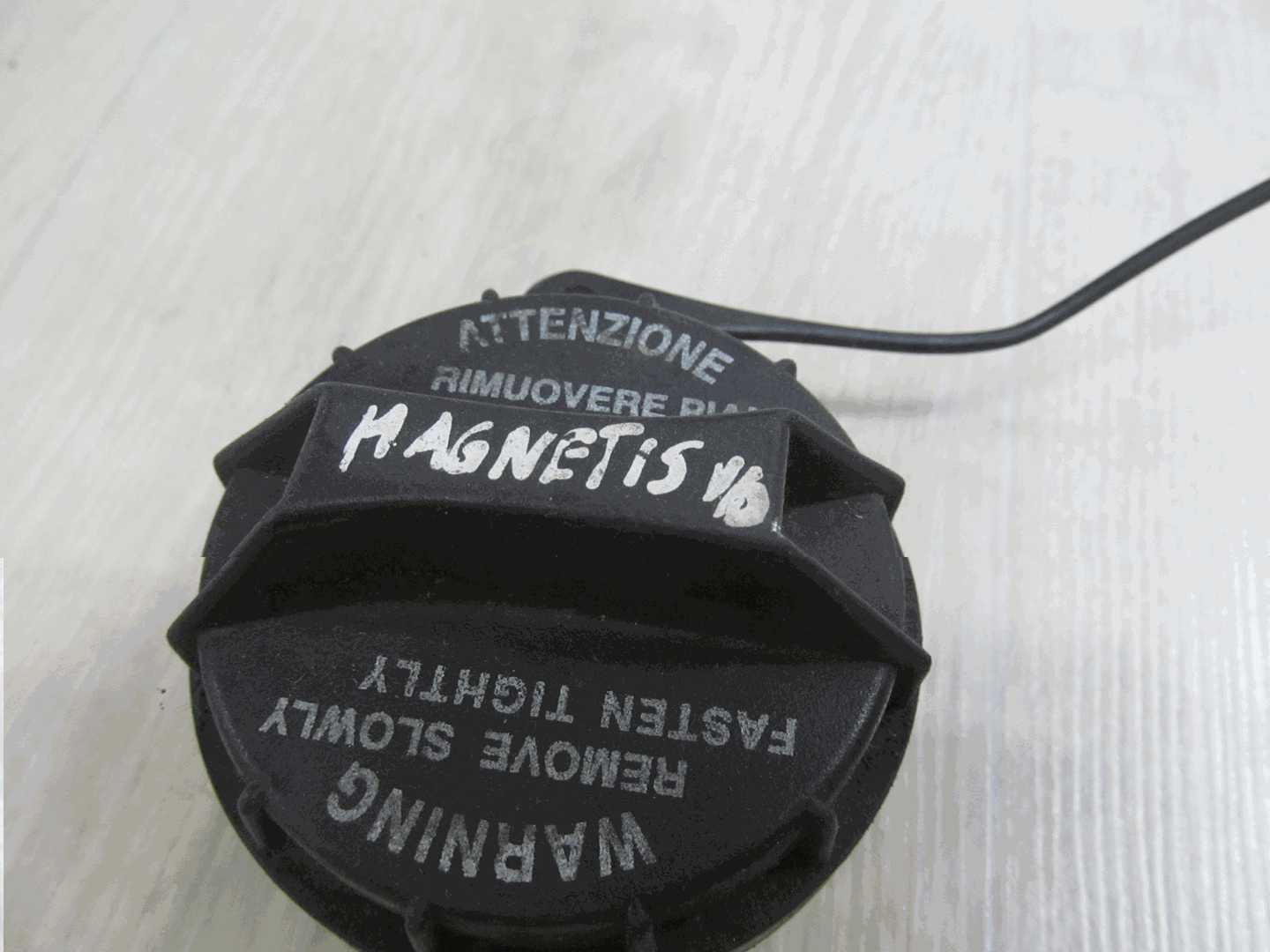 KIA MAGENTIS II 05-08 KOREK WLEWU PALIWA