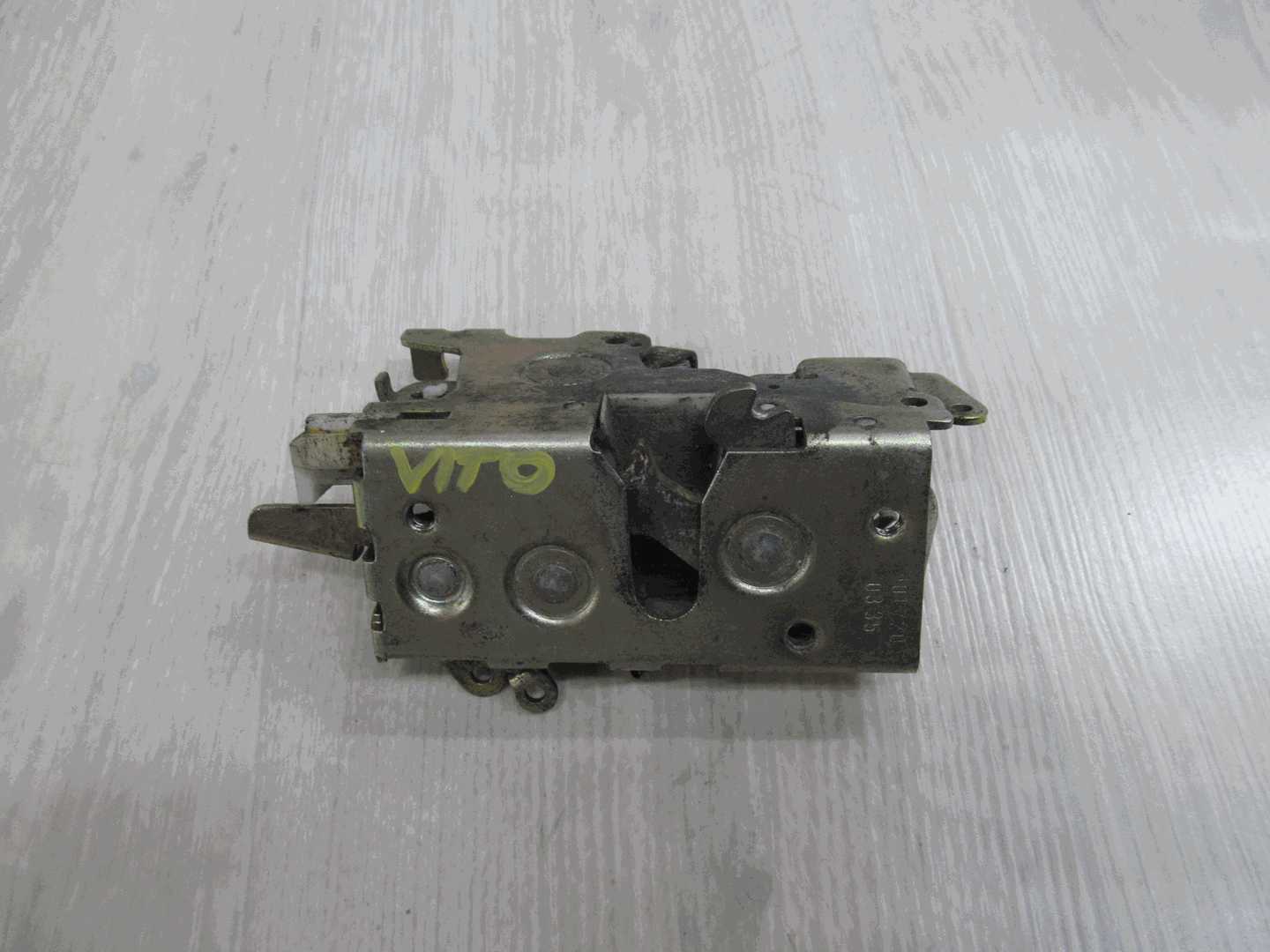 MERCEDES VITO W638 96-03 ZAMEK DRZWI PRZOD LEWY 9017200335
