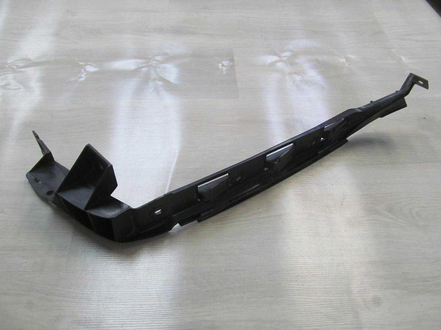 VOLKSAWGEN BORA 98-05 SLIZG ZDERZAKA LEWY TYL 1J5807393