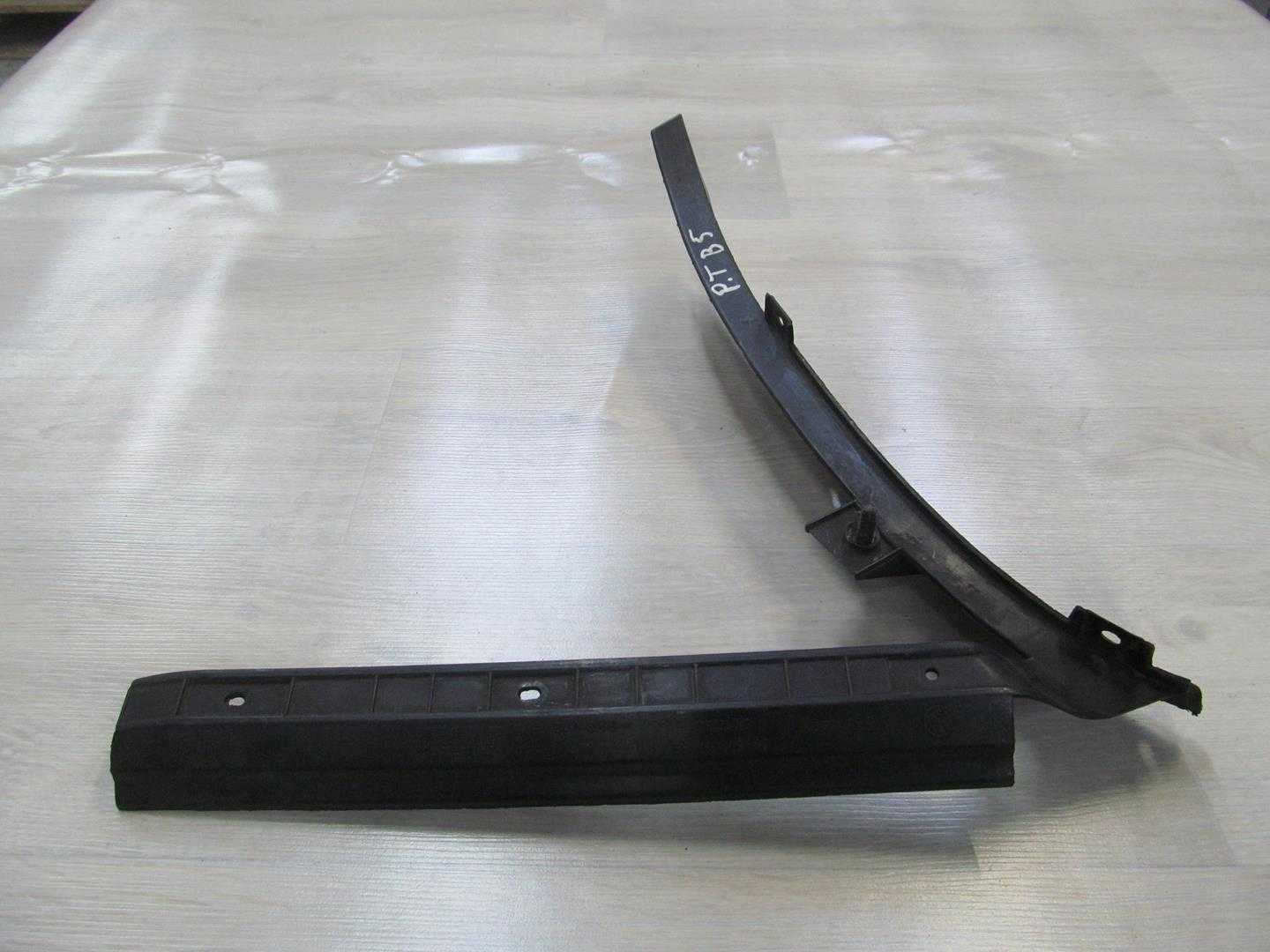 VW PASSAT B5 KOMBI 97-00 SLIZG MOCOWANIE ZDERZAKA PRAWY TYL 3B9807394
