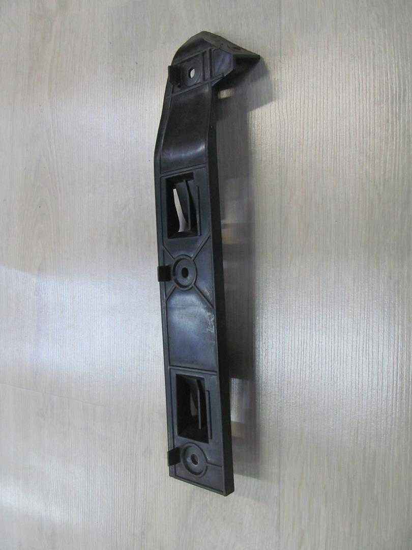VW BORA 98-05 SLIZG MOCOWANIE ZDERZAKA PRAWY PRZOD 1J5807184B
