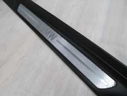 BMW E46 98-07 LISTWA OSLONA PROGU LEWY PRZOD 8204113