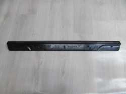 BMW E46 98-07 LISTWA OSLONA PROGU PRAWY PRZOD 8204114