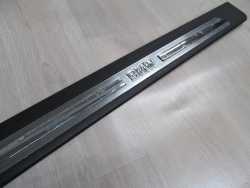 BMW E38 94-01 LISTWA OSLONA PROGU PRAWY PRZOD 8220220
