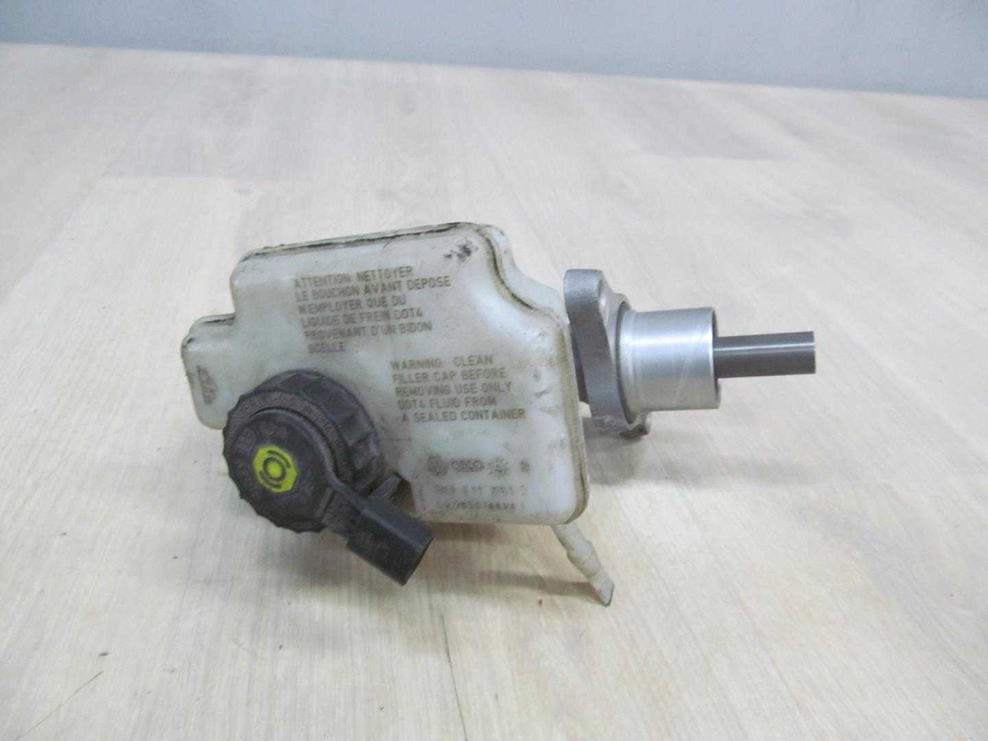 VOLKSWAGEN GOLF IV 1.8B 97-06 POMPA HAMULCOWA