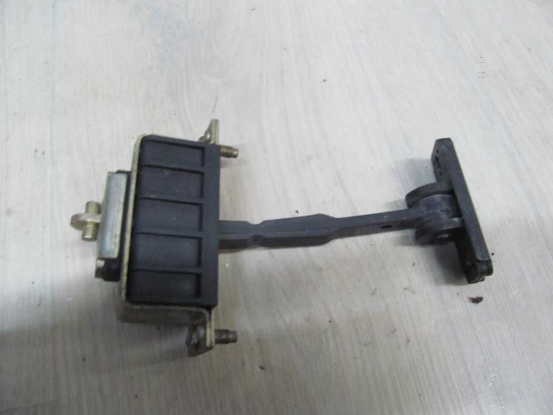 MERCEDES W211 02-09 OGRANICZNIK DRZWI TYL A2117300116