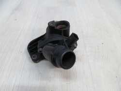AUDI A4 B6 B7 2.0 FSI OBUDOWA TERMOSTATU  06B121111F