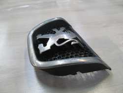 PEUGEOT 607 05-10 LOGO EMBLEMAT GRILL ZNACZEK 9649004577