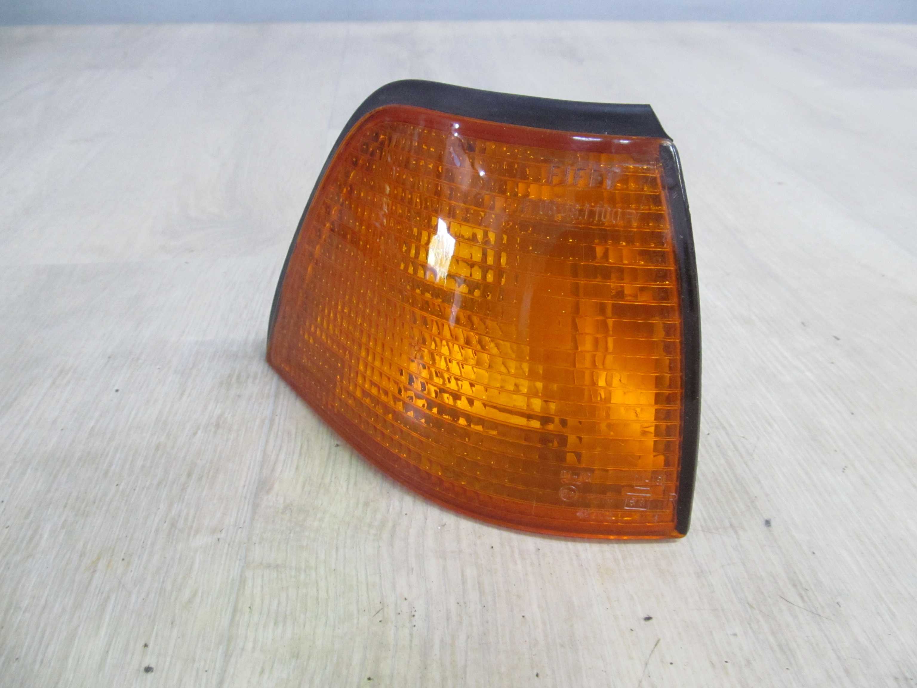 BMW 3 E36 90-98 KIERUNKOWSKAZ PRAWY