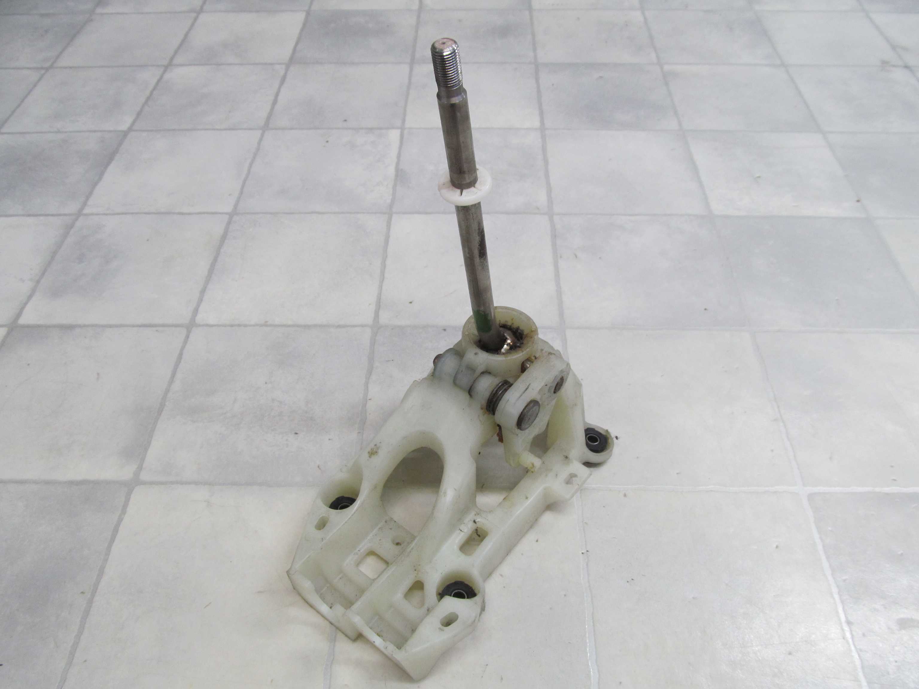 TOYOTA CAMRY VI 01- 2.4B LEWAREK WYBIERAK ZMIANY BIEGOW TOYOTA CAMRY VI 01- 2.4B LEWAREK WYBIERAK ZMIANY BIEGOW
