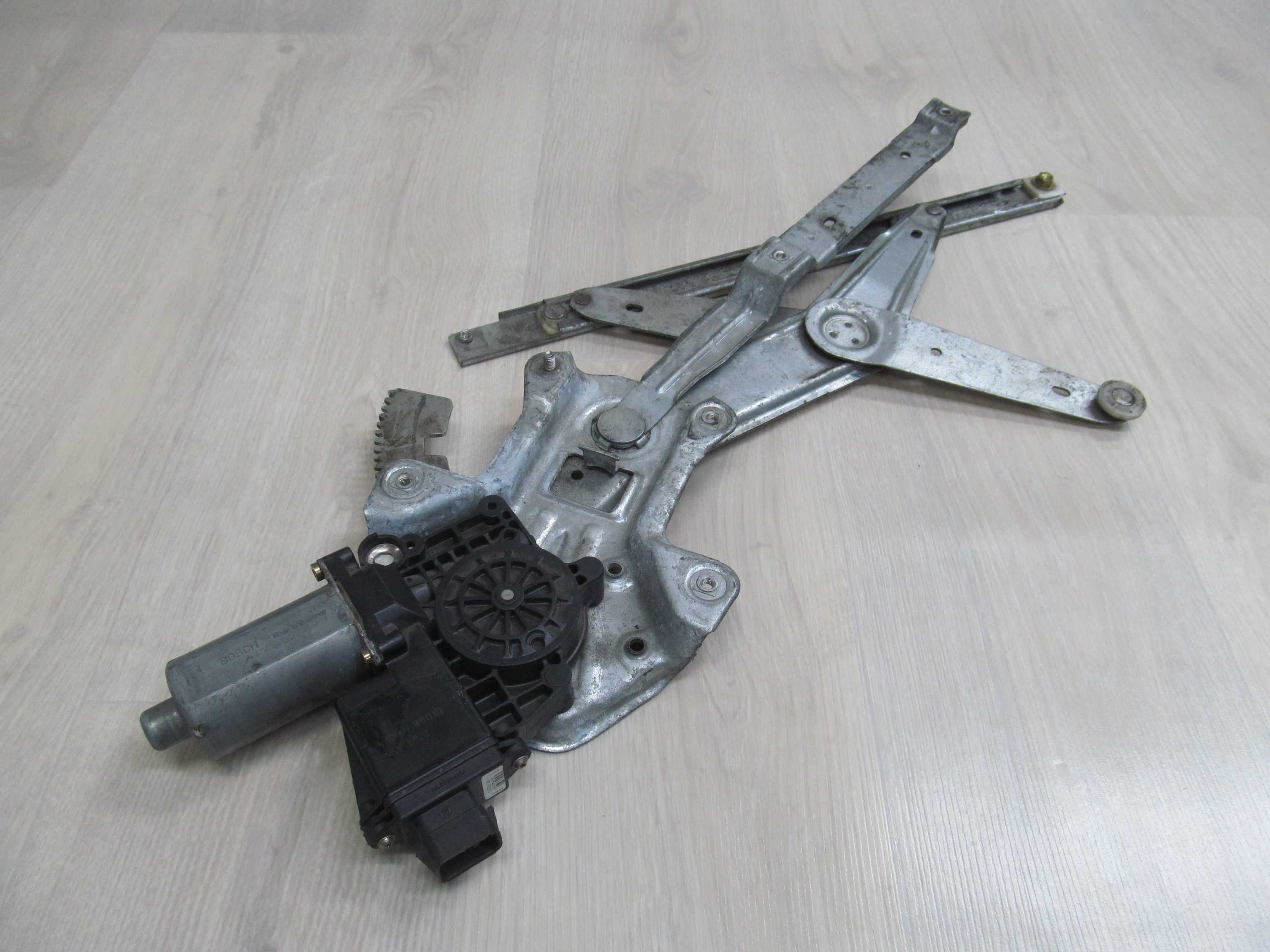 TOYOTA COROLLA E12 02- PODNOSNIK MECHANIZM SZYBY PP 0130821909