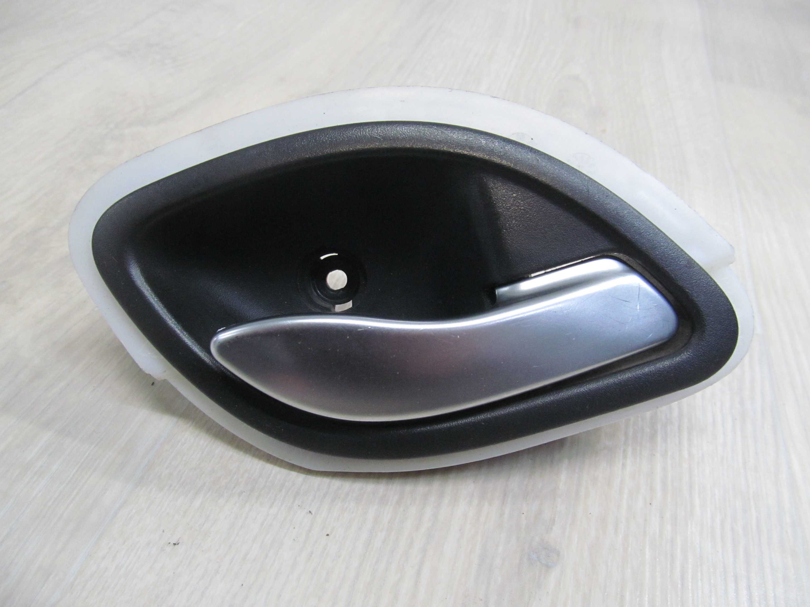 RENAULT VEL SATIS 01- KLAMKA WEWNETRZA PP 8200000724