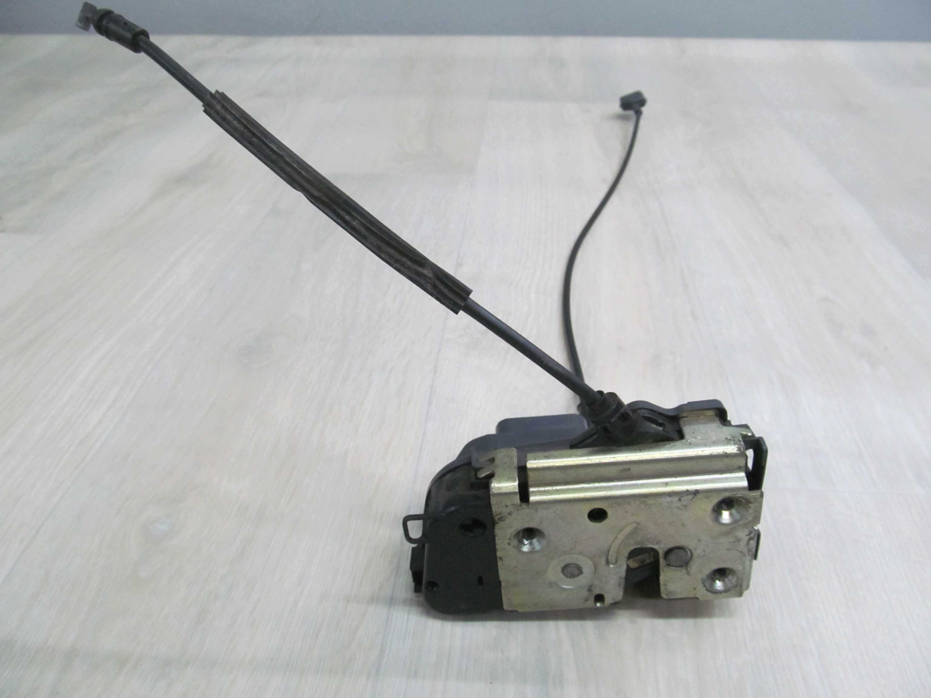 RENAULT SCENIC II 03- ZAMEK DRZWI PRAWY TYL