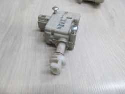 VW AUDI SKODA SILOWNIK KLAPKI PALIWA 3B0959782