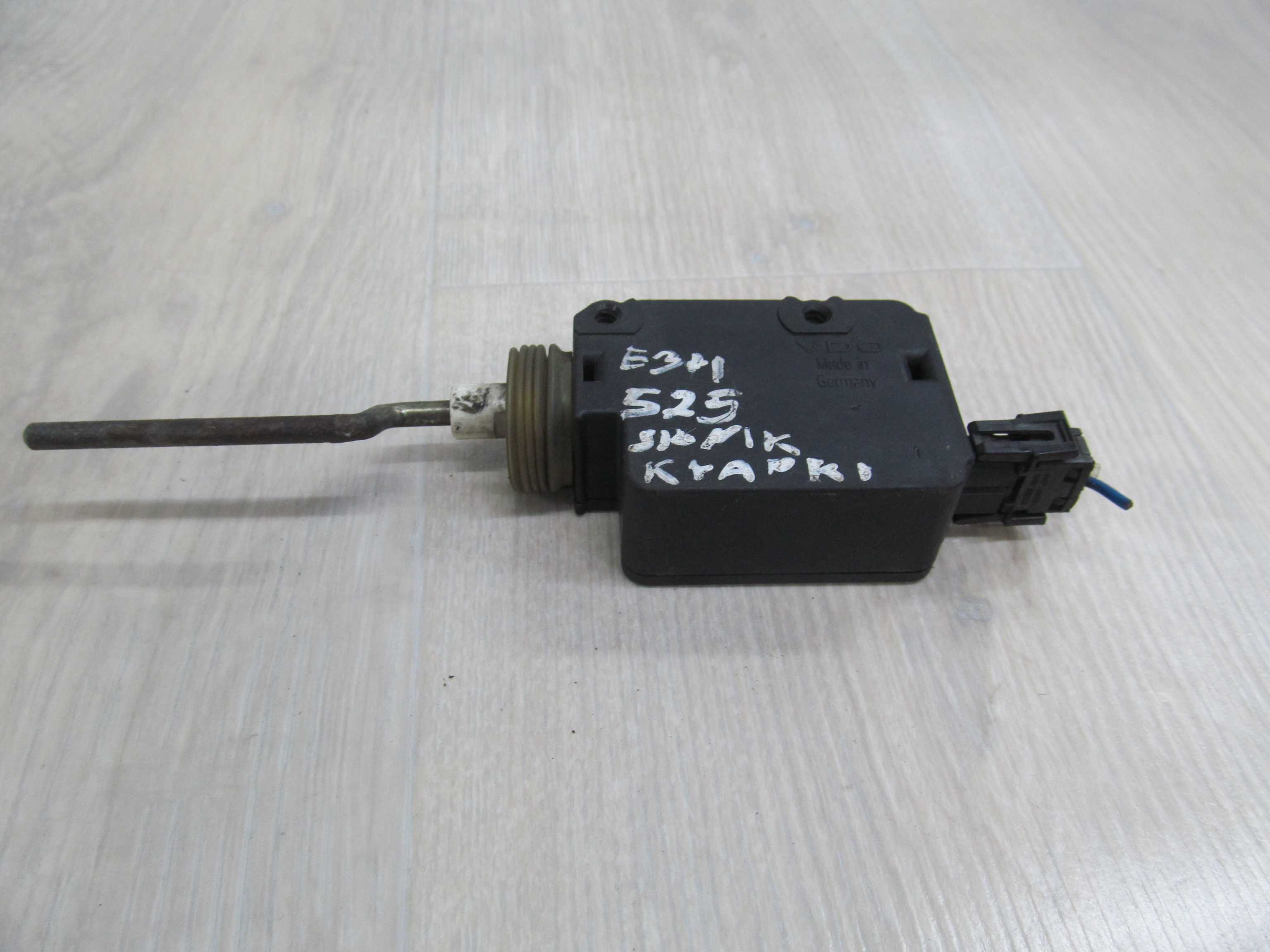 BMW E34 88-96 SILOWNIK KLAPKI PALIWA 8355056