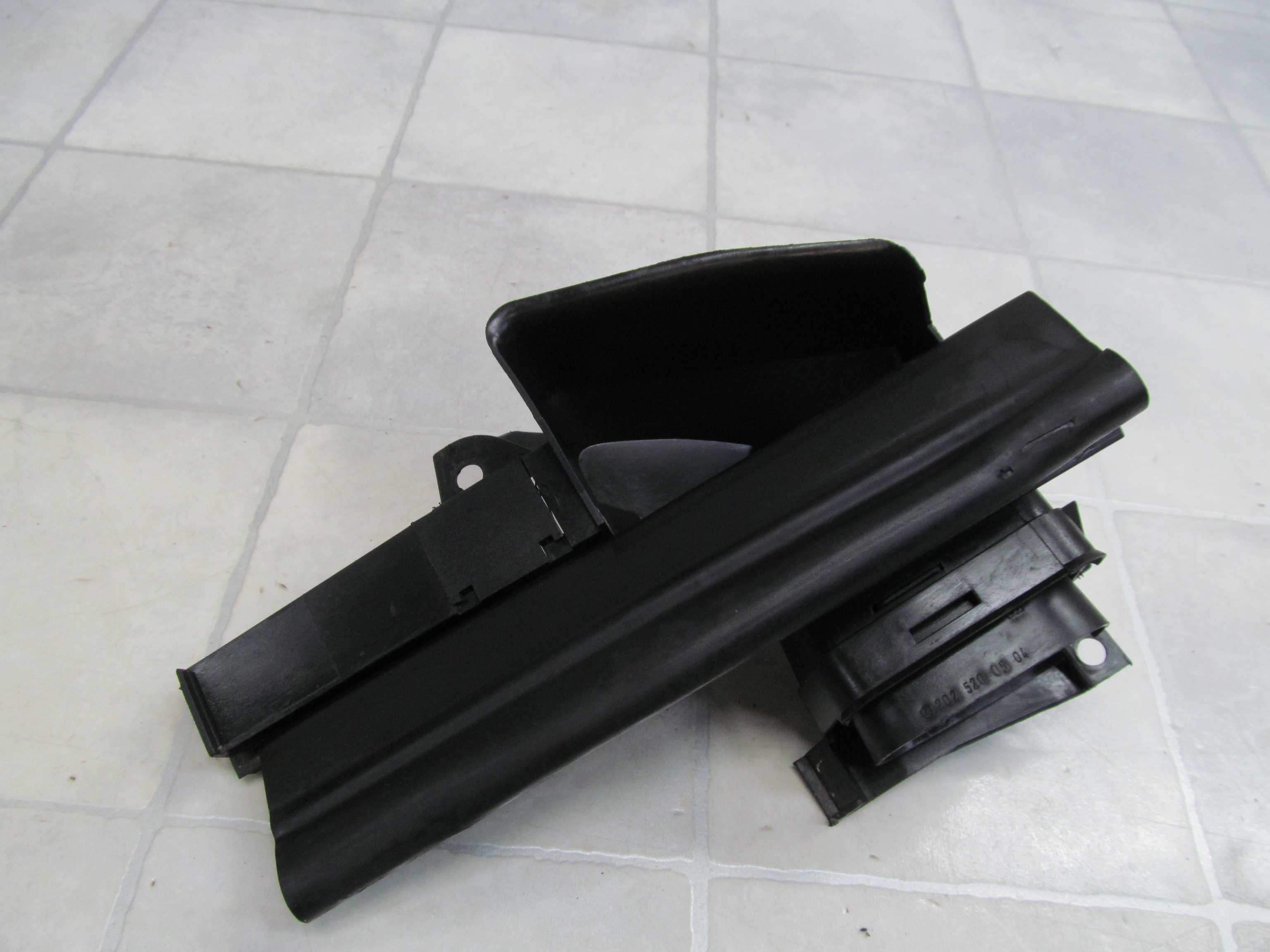 MERCEDES C W202 93-01 KIEROWNICA POWIETRZA L 2025280704