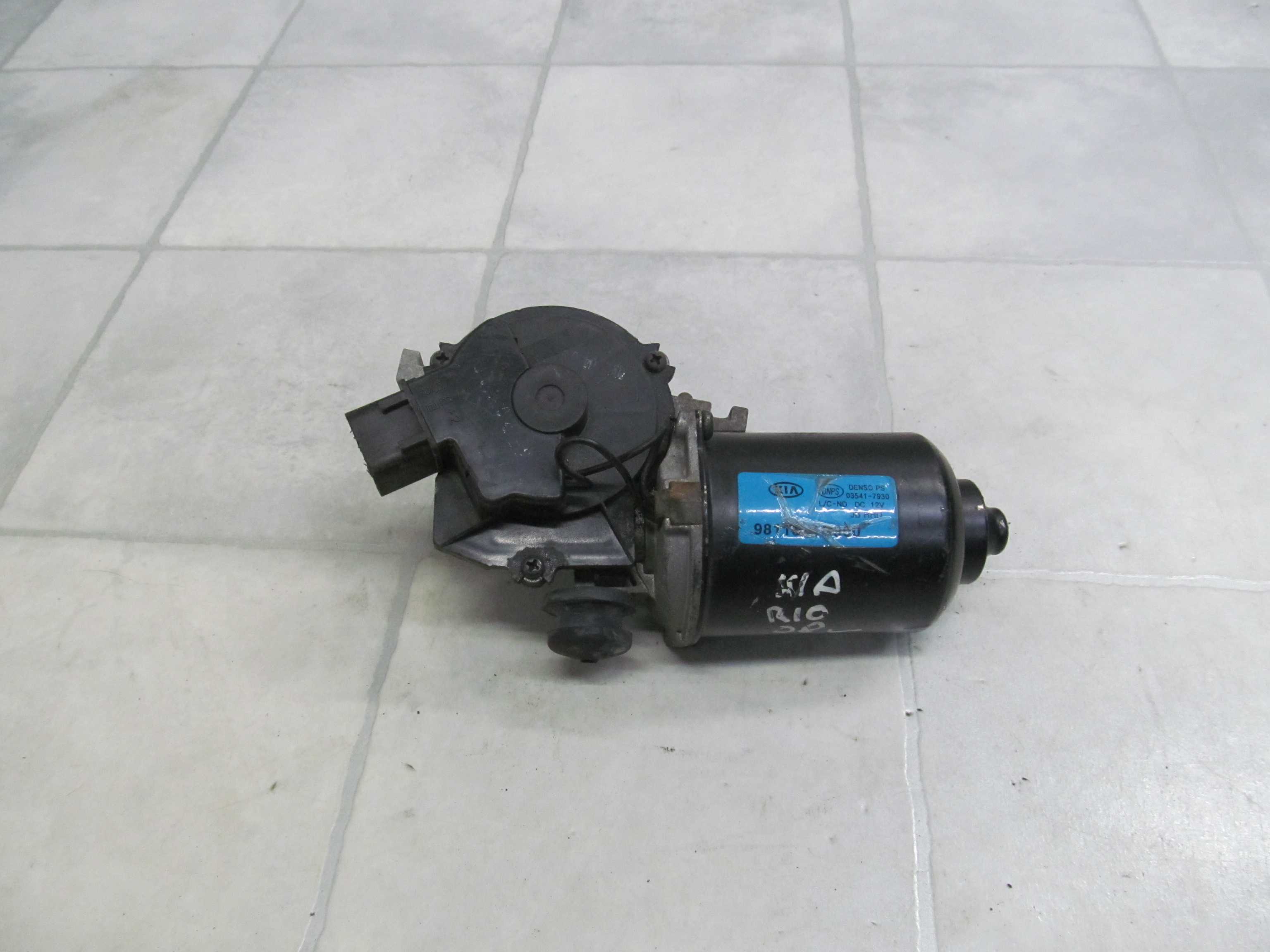 KIA RIO II 05-11 HB SILNICZEK WYCIERACZEK UK 98110-1G900